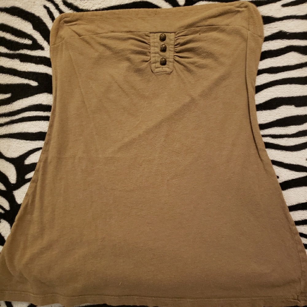 Sleeveless green shirt